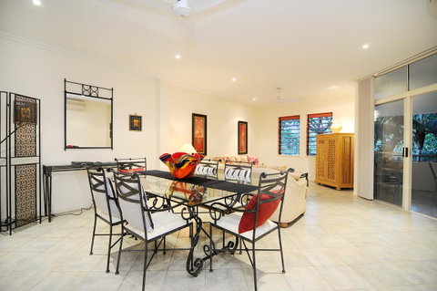 Oasis At Palm Cove - Sunshine Coast Tourism 16