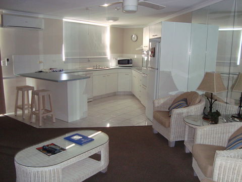 Grosvenor Beachfront Apartments Surfers Paradise - Sunshine Coast Tourism 14