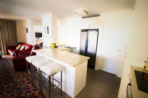 Grosvenor Beachfront Apartments Surfers Paradise - Sunshine Coast Tourism 4