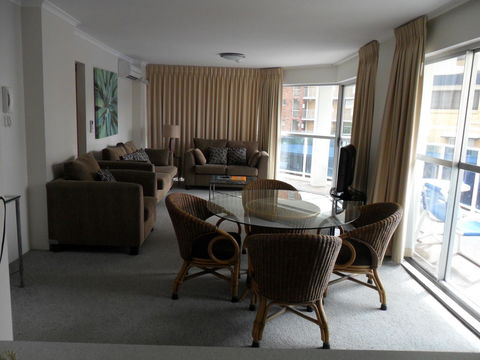 Grosvenor Beachfront Apartments Surfers Paradise - Sunshine Coast Tourism 23