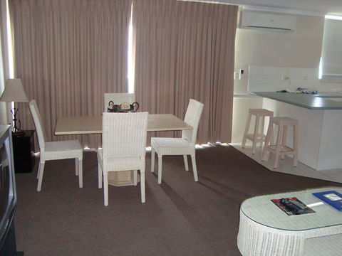 Grosvenor Beachfront Apartments Surfers Paradise - Sunshine Coast Tourism 26
