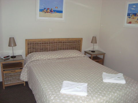 Grosvenor Beachfront Apartments Surfers Paradise - Sunshine Coast Tourism 13