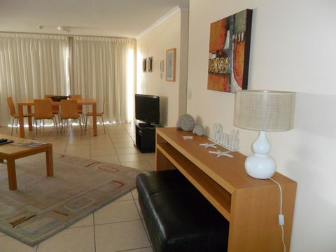 Grosvenor Beachfront Apartments Surfers Paradise - Sunshine Coast Tourism 10
