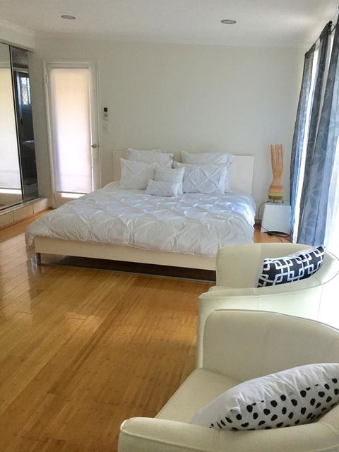 Bella By The Beach - Holiday Sunshine Coast 0
