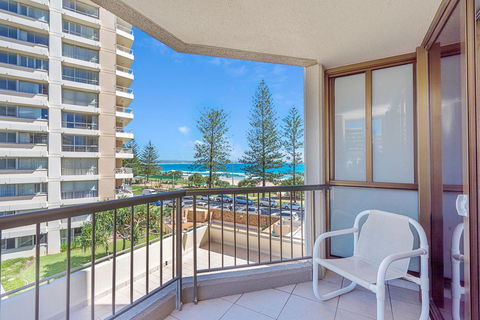 Columbia Beachfront Apartments On Rainbow Bay - Holiday Sunshine Coast 14