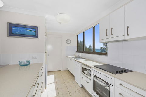 Columbia Beachfront Apartments On Rainbow Bay - Holiday Sunshine Coast 35