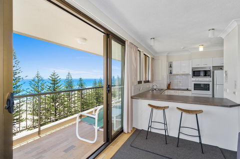 Columbia Beachfront Apartments On Rainbow Bay - Holiday Sunshine Coast 28