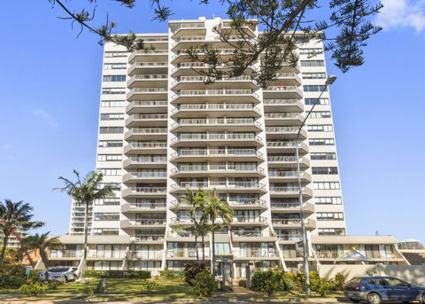 Columbia Beachfront Apartments On Rainbow Bay - Holiday Sunshine Coast 4