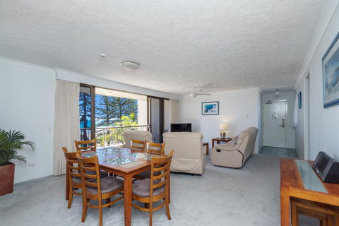 Columbia Beachfront Apartments On Rainbow Bay - Holiday Sunshine Coast 13