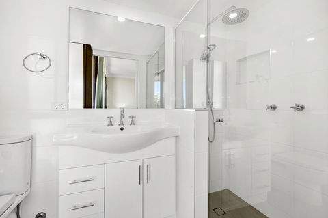 Columbia Beachfront Apartments On Rainbow Bay - Holiday Sunshine Coast 19