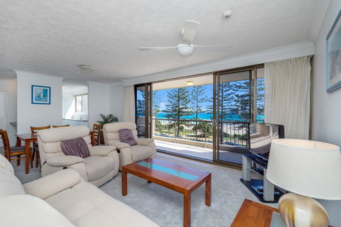 Columbia Beachfront Apartments On Rainbow Bay - Holiday Sunshine Coast 12