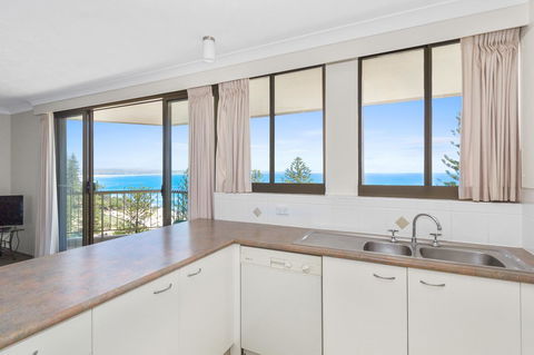 Columbia Beachfront Apartments On Rainbow Bay - Holiday Sunshine Coast 38