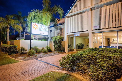 At The Sound Noosa Motel - Holiday Sunshine Coast 18