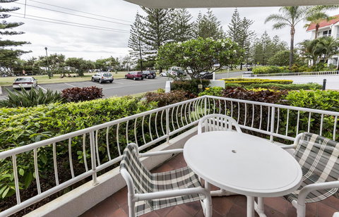 Le Beach Apartments - Sunshine Coast Tourism 6