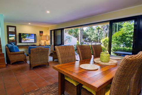 Number 2 On The Beach | Beautiful Beachfront Villa - Sunshine Coast Tourism 6