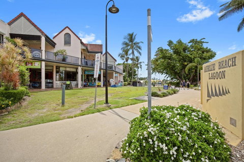 Montipora Unit 3 - In The Heart Of Airlie, Wi-fi And Netflix - Sunshine Coast Tourism 11