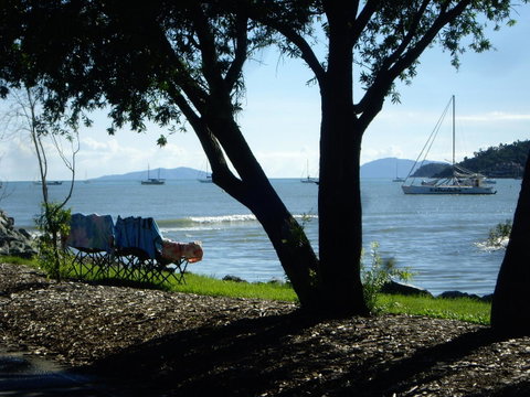 Montipora Unit 3 - In The Heart Of Airlie, Wi-fi And Netflix - Sunshine Coast Tourism 17