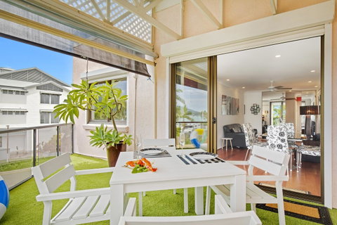Montipora Unit 3 - In The Heart Of Airlie, Wi-fi And Netflix - Sunshine Coast Tourism 1