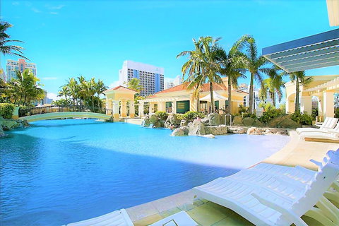 The Towers Of Chevron Renaissance - Holidays Gold Coast - Sunshine Coast Tourism 7