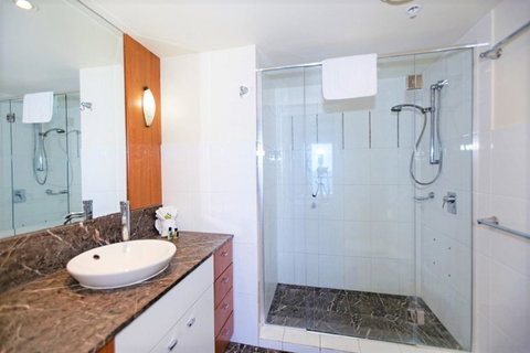 The Towers Of Chevron Renaissance - Holidays Gold Coast - Sunshine Coast Tourism 38