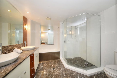 The Towers Of Chevron Renaissance - Holidays Gold Coast - Sunshine Coast Tourism 16