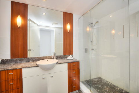 The Towers Of Chevron Renaissance - Holidays Gold Coast - Sunshine Coast Tourism 17