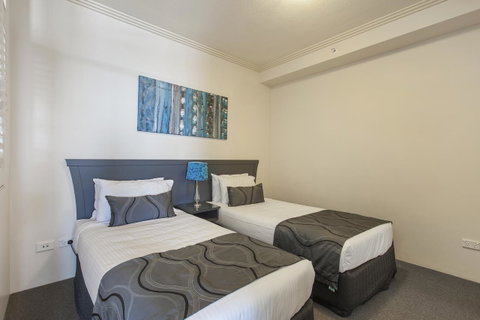 Crystal Bay On The Broadwater - Sunshine Coast Tourism 14