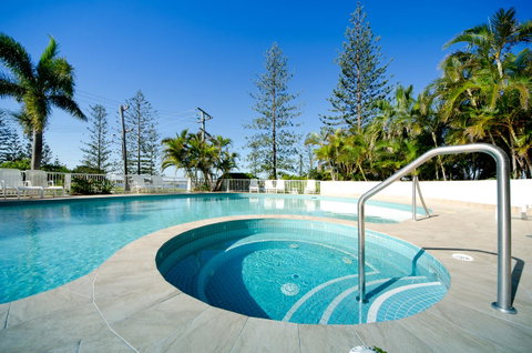 Crystal Bay On The Broadwater - Sunshine Coast Tourism 11