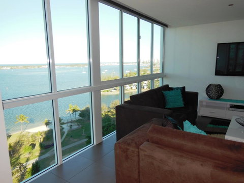 Crystal Bay On The Broadwater - Sunshine Coast Tourism 32