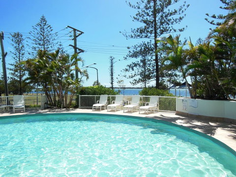 Crystal Bay On The Broadwater - Sunshine Coast Tourism 9
