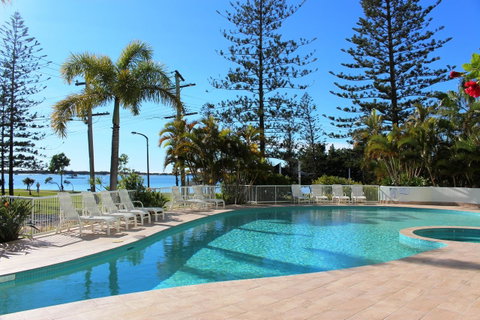 Crystal Bay On The Broadwater - Sunshine Coast Tourism 25