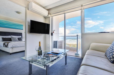 Regency On The Beach - Holiday Sunshine Coast 4