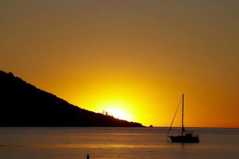 Maggies Beachfront Apartment 2 - Holiday Sunshine Coast 5