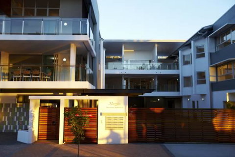 Maggies Beachfront Apartment 2 - Holiday Sunshine Coast 1