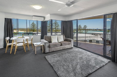 Belaire Place Motel Apartments - Sunshine Coast Tourism 5