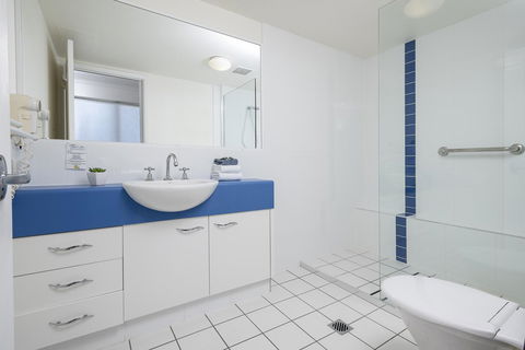 Belaire Place Motel Apartments - Sunshine Coast Tourism 10
