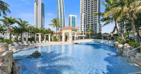 Towers Of Chevron - Private Apartment - Sunshine Coast Tourism 9