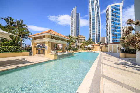 Towers Of Chevron - Private Apartment - Sunshine Coast Tourism 12