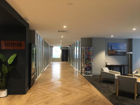 Woodroffe Hotel - Holiday Sunshine Coast 6