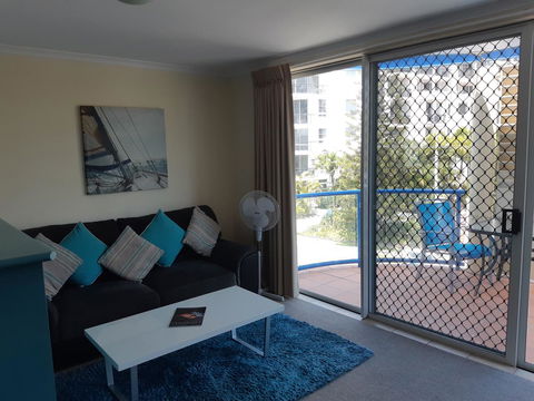 Surfers Beach Resort One - Sunshine Coast Tourism 13
