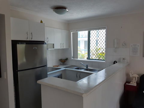 Surfers Beach Resort One - Sunshine Coast Tourism 8