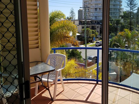 Surfers Beach Resort One - Sunshine Coast Tourism 23