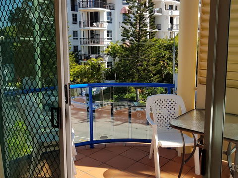 Surfers Beach Resort One - Sunshine Coast Tourism 25