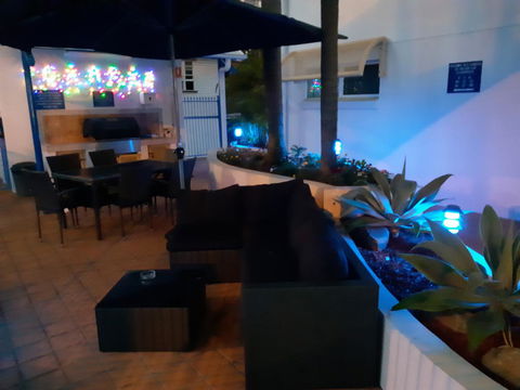 Surfers Beach Resort One - Sunshine Coast Tourism 3