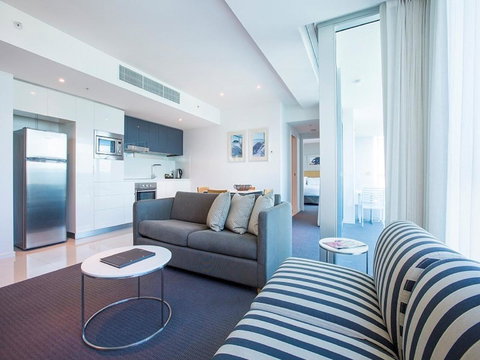 Gold Coast Private Apartments - H Residences, Surfers Paradise - Sunshine Coast Tourism 21