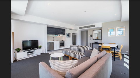 Gold Coast Private Apartments - H Residences, Surfers Paradise - Sunshine Coast Tourism 33