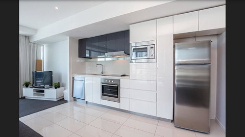Gold Coast Private Apartments - H Residences, Surfers Paradise - Sunshine Coast Tourism 41
