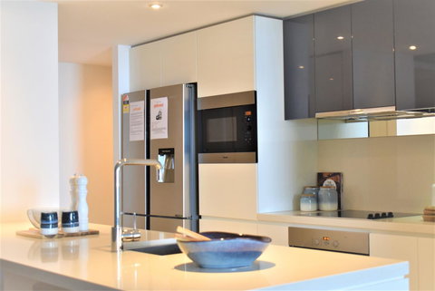 Gold Coast Private Apartments - H Residences, Surfers Paradise - Sunshine Coast Tourism 4