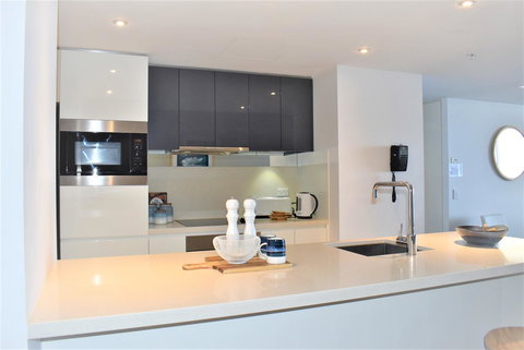 Gold Coast Private Apartments - H Residences, Surfers Paradise - Sunshine Coast Tourism 7