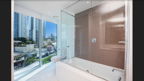 Gold Coast Private Apartments - H Residences, Surfers Paradise - Sunshine Coast Tourism 36